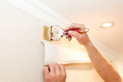Pose de papier peint à Errevet — revêtements muraux et toiles de verre